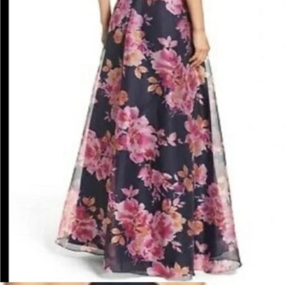 ELIZA J Navy Blue Jersey Criss-Cross Gown Size 8 - Picture 3 of 17